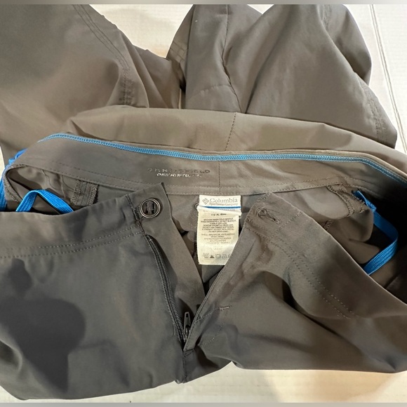 Columbia Women’s Omni Shield Gray Hiking Pants Repellent Size 8w 18L Pre-owned - Picture 12 of 12